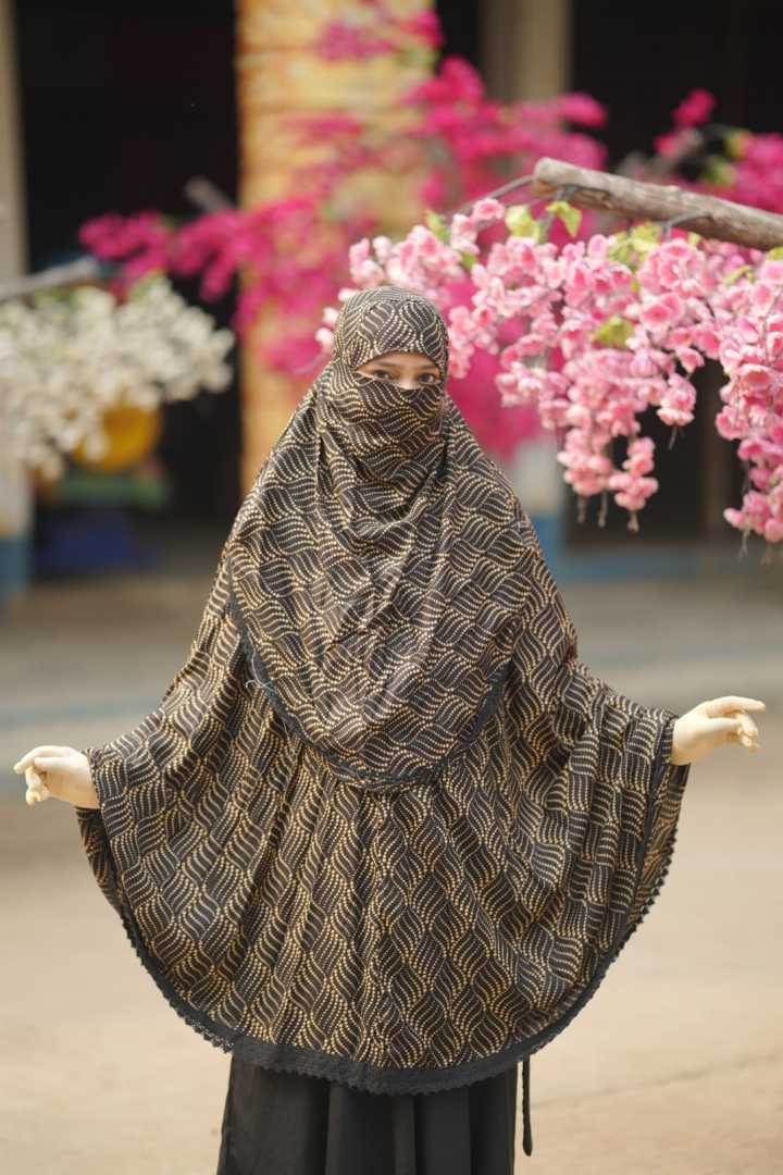 সুতি,সালাত,হিজাব